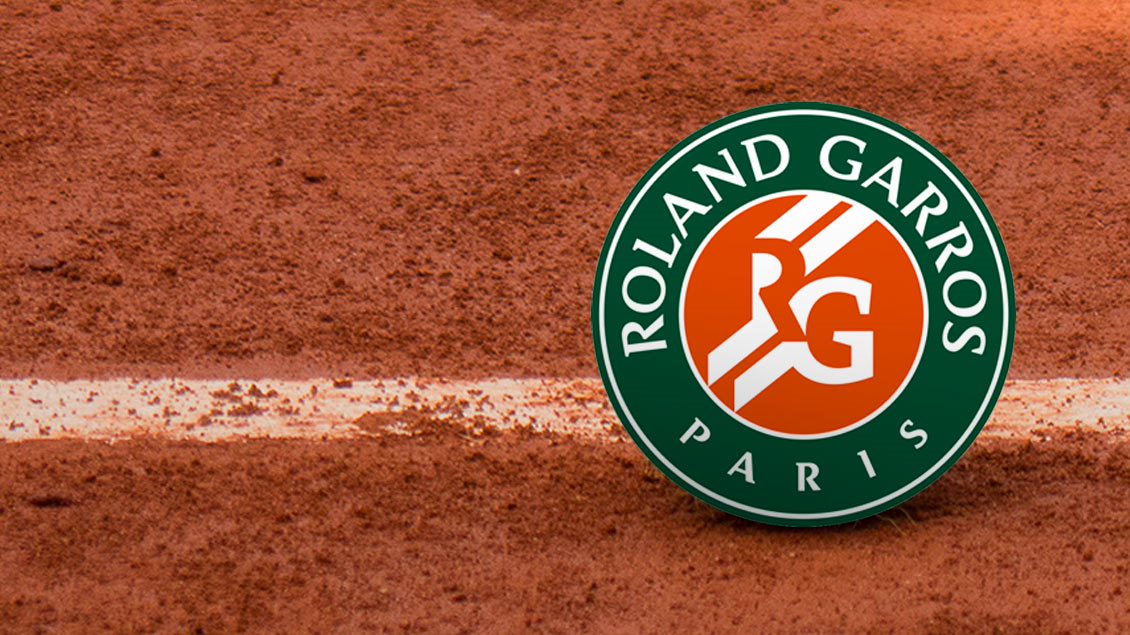 Tenniskenttä ja logo